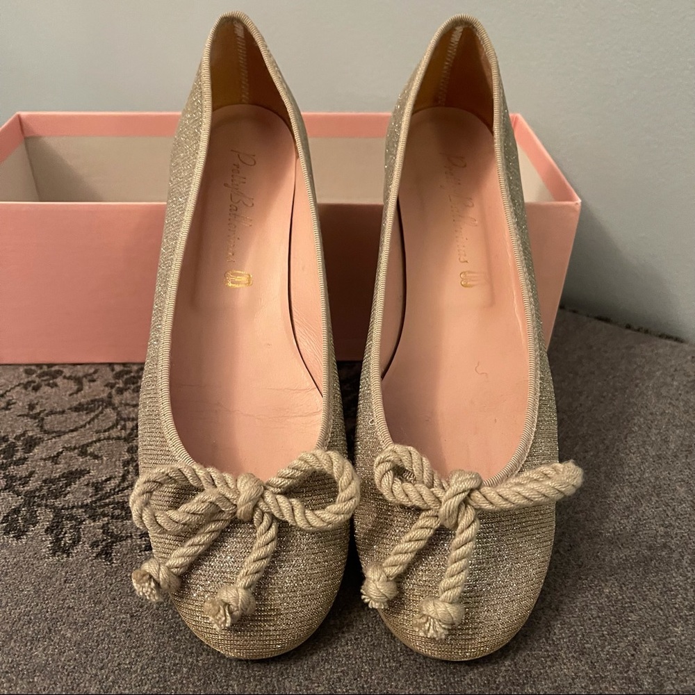 Pretty Ballerinas Gold Flats with Bow